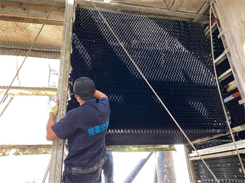 工業(yè)冷卻塔在運(yùn)轉(zhuǎn)時(shí)要注意事項(xiàng)