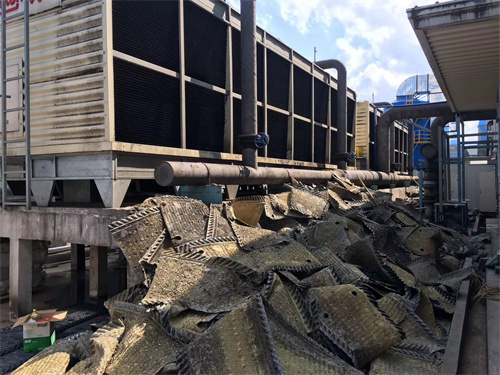 封閉式冷卻塔中的風(fēng)機(jī)和噴淋泵如何維護(hù)？(閉式冷卻塔