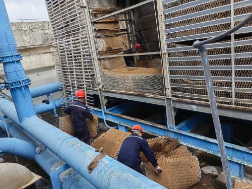 冷卻塔填料多少錢一噸(工業(yè)專用冷卻塔填料多少錢一